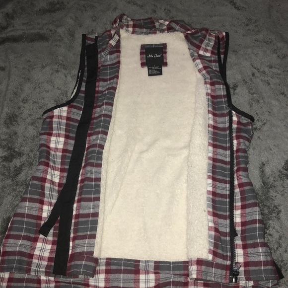 Plaid Winter Vest - Picture 2 of 4